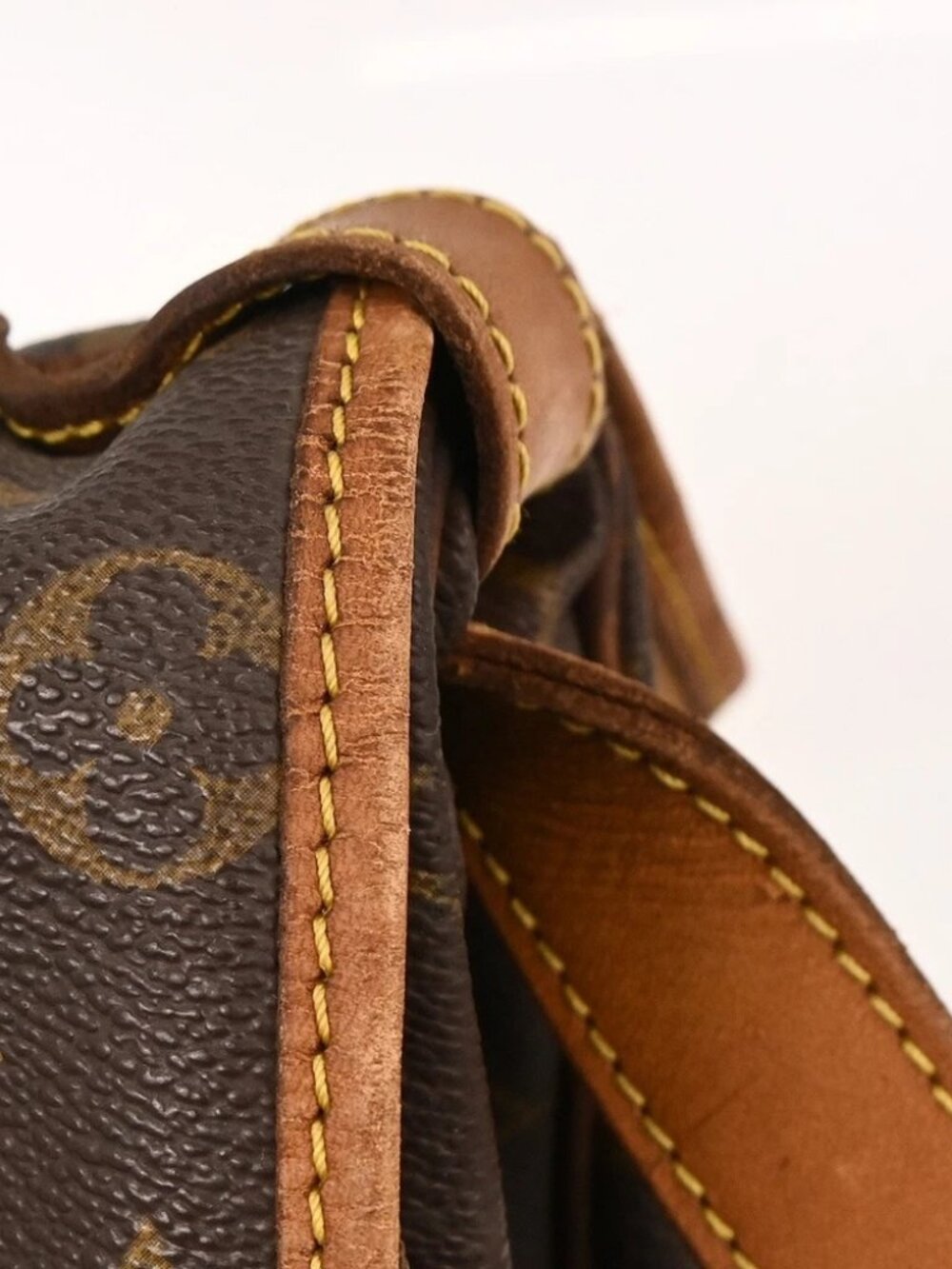 LOUIS VUITTON SAUMUR 35 MESSENGER SHOULDER BAG - Picture 10 of 14